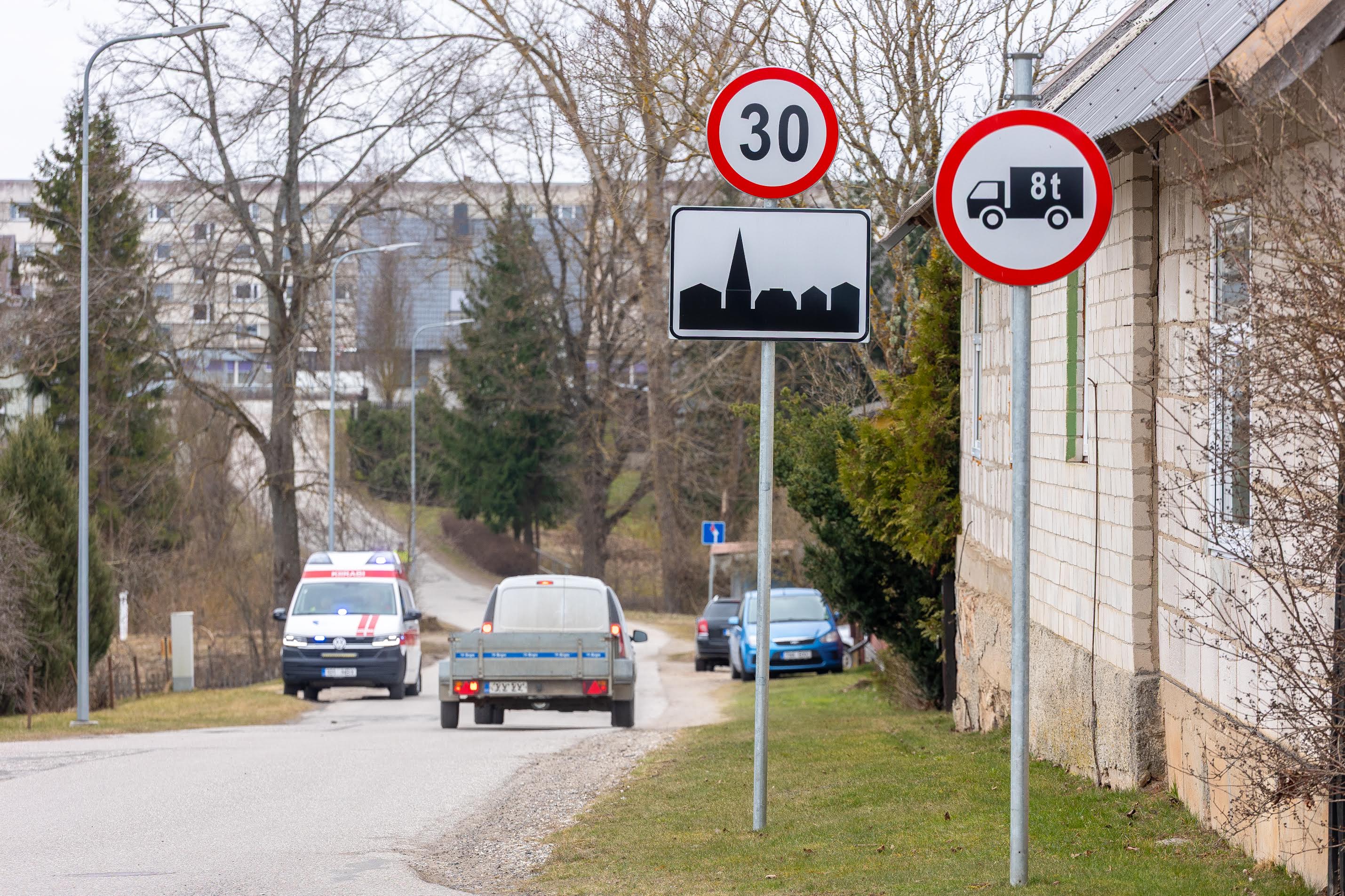 Oma teede kaitseks on kevadised massipiirangud seadnud Võru, Rõuge ja Setomaa vald. Foto: Aigar Nagel